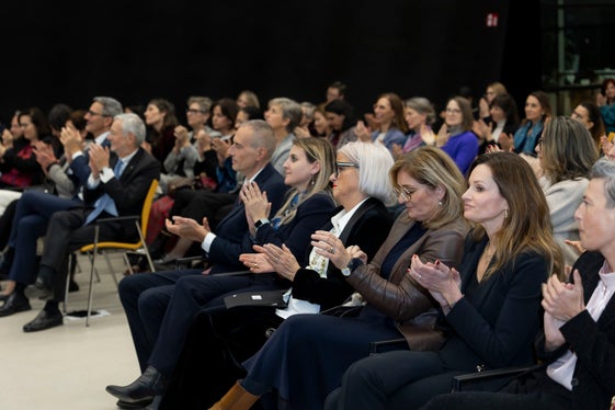 Oltre alle numerose consigliere di amministrazione e alle diplomate del corso di formazione di quest'anno, hanno preso parte all'evento di networking anche il Presidente della Provincia Arno Kompatscher e il Presidente della Camera di commercio di Bolzano Michl Ebner (in prima fila). (Foto: Imprexa/Alan Bianchi)