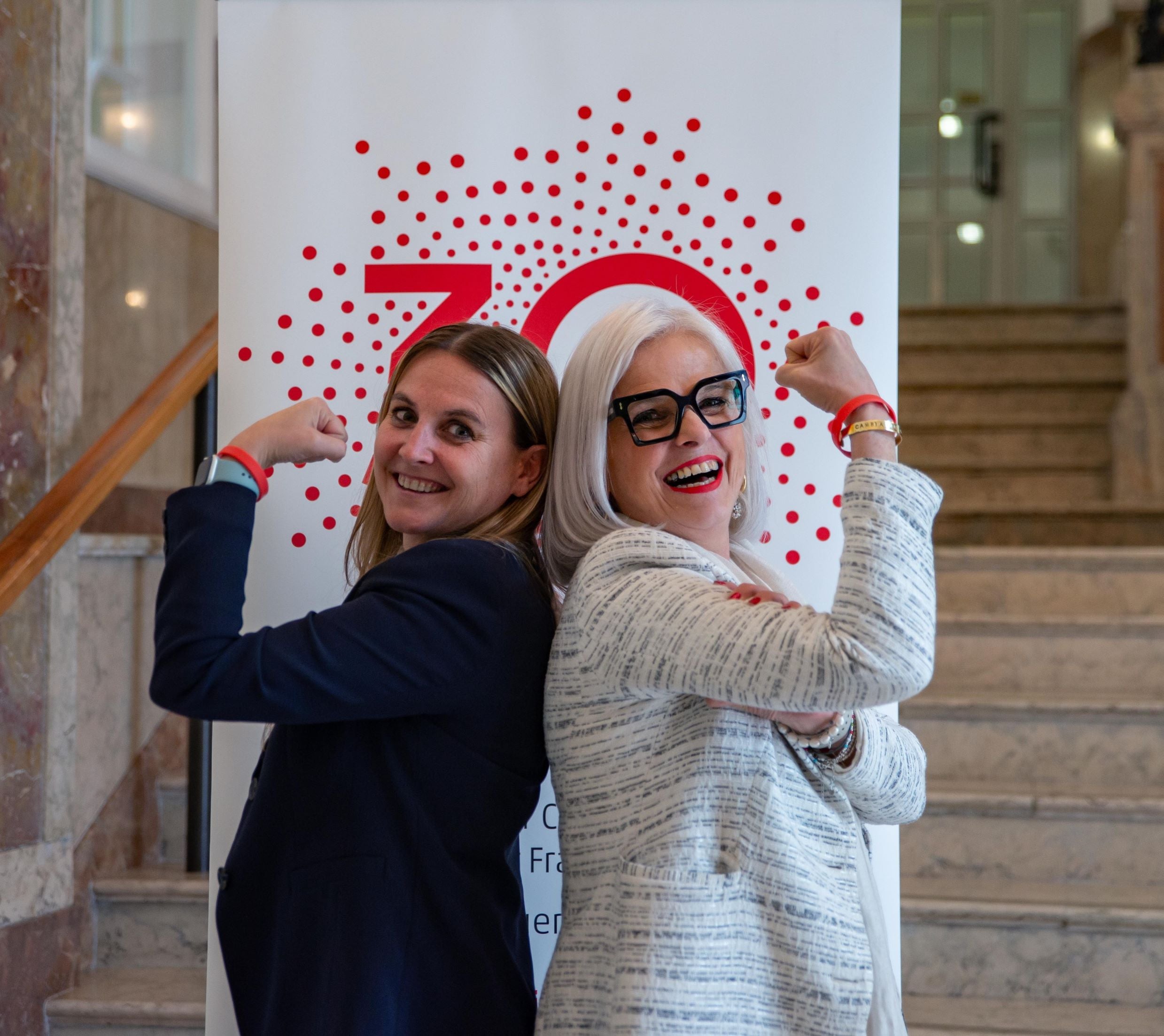 Die Präsidentin (links) und die Vizepräsidentin (rechts) des Landesbeirates für Chancengleichheit