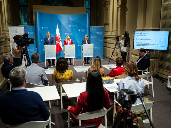Gut besuchte Pressekonferenz zur Vorstellung der Endometriose-Kampagne