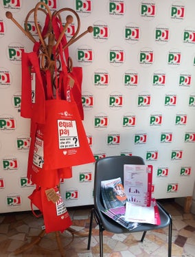 Bozen am Sitz des Partito Democratico