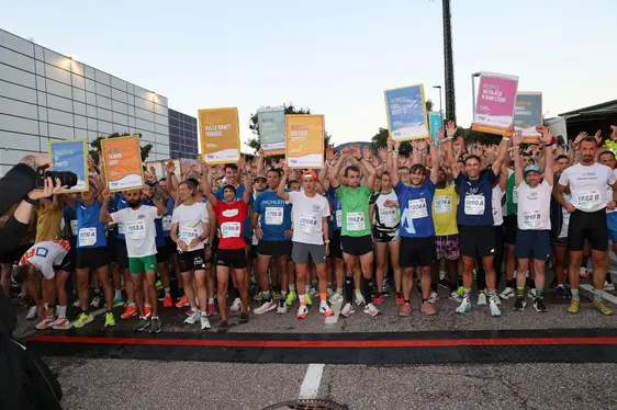 I partezipanc ie sautei tl inuem dl respet. (Foto: Roland Pernter)