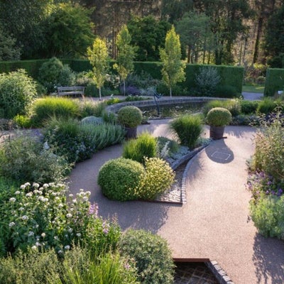 A blue and white theme creates a tranquil atmosphere