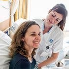 Aan_bed_van_patient.jpg