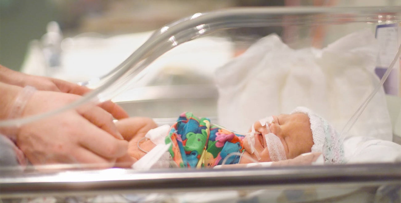 Baby op de high care