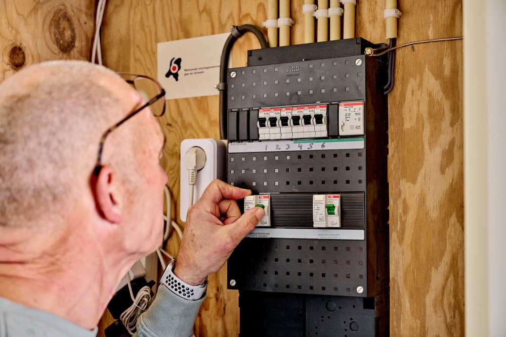 man zet schakelaar om