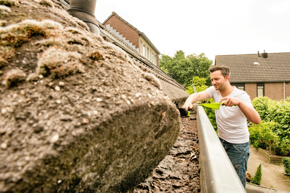 schoonmaken zinken dakgoot