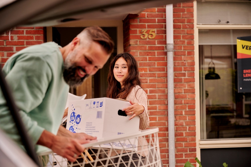 stel aan het verhuizen