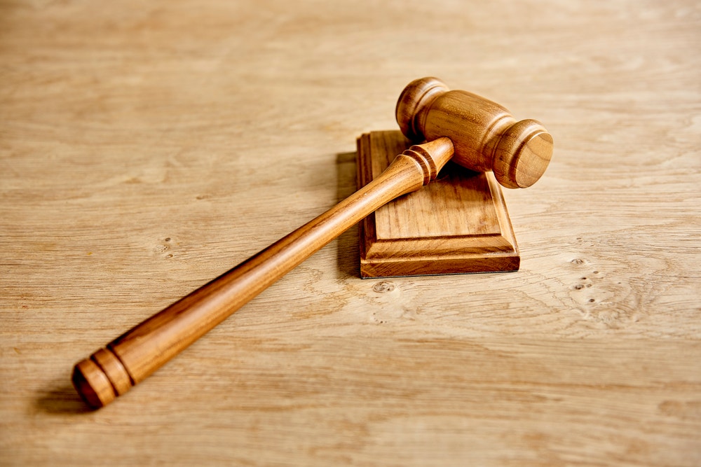 houten hamer en slagblok