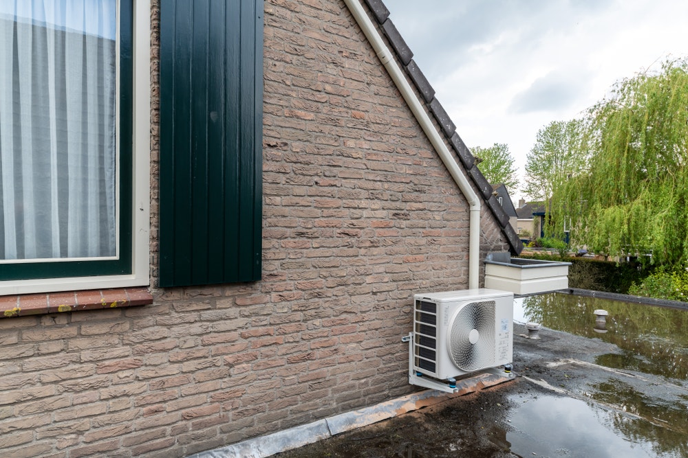buitenunit hybride warmtepomp op dak