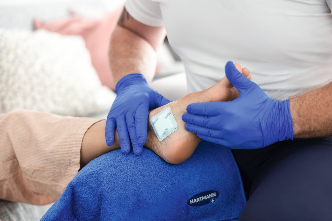 Trattamento ottimale con Zetuvit® Plus Silicone Border
