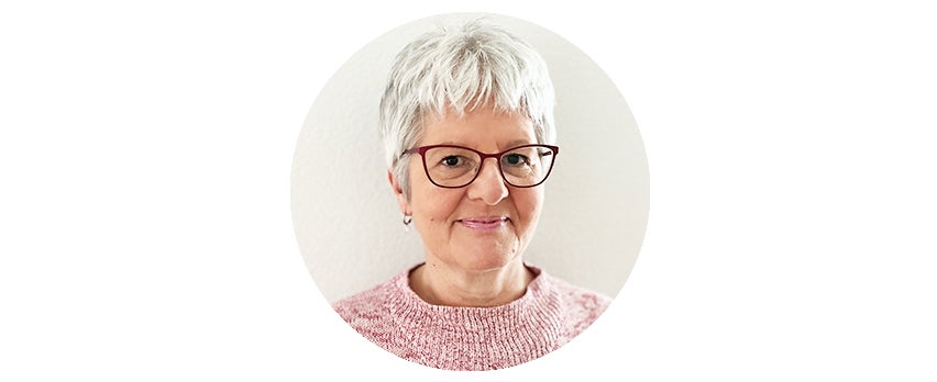 Frau mit Brille im Portrait