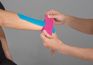csm Anleitung Dermaplast BeimSport 09 Kinesio Hand 03 ebda2261f9