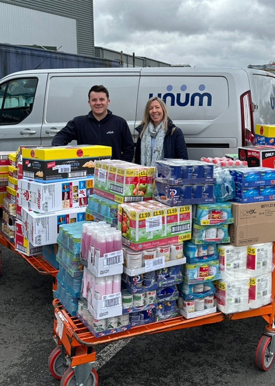 Unum employees volunteering at food bank