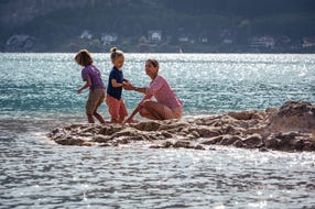 Familie-am-Wolfgangsee © Oesterreich-Werbung Foto Sebastian Stiphout Familie-am-Wolfgangsee © Oesterreich-Werbung Foto Sebastian Stiphout