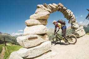 Startbogen-der-Bike-Republic-Soelden © Oetztal-Tourismus Foto Christoph Bayer Startbogen-der-Bike-Republic-Soelden © Oetztal-Tourismus Foto Christoph Bayer