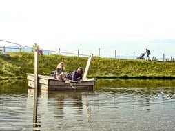 Entspannung am Speicherteich © MAYA Inspiranto (Tourismusverband Rauris)