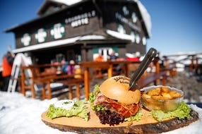 AlmSkihütten, Köstlichkeiten aus regionalen Produkten genießen © Fotograf Herbert Raffal AlmSkihütten, Köstlichkeiten aus regionalen Produkten genießen © Fotograf Herbert Raffal