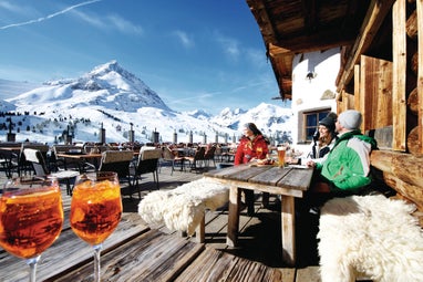 Apres-Ski-Sonne-geniessen-in-Kuehtai © Innsbruck-Tourismus Foto Edward Groeger