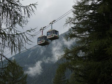 Lanovka Ankogel nad jezerem Stappitzer See v létě Lanovka Ankogel nad jezerem Stappitzer See v létě