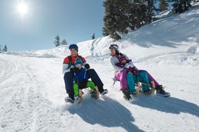 Familie-Rodeln-Schladming © Oesterreich-Werbung Foto Peter Burgstaller Familie-Rodeln-Schladming © Oesterreich-Werbung Foto Peter Burgstaller