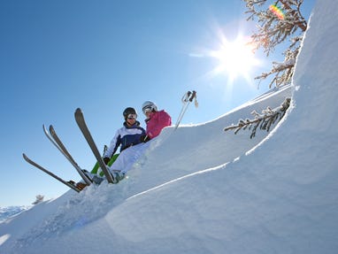 Skifahrer im Tiefschnee © SalzburgerLand Tourismus Skifahrer im Tiefschnee © SalzburgerLand Tourismus