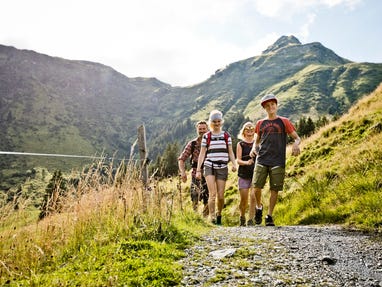 Familie-Wandern-Saalbach-Hinterglemm © saalbach.com Foto Mirja Geh Familie-Wandern-Saalbach-Hinterglemm © saalbach.com Foto Mirja Geh
