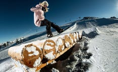 Snowboarderin-im-Burton-Stash-Park-Flachauwinkl © SalzburgerLand-Tourismus Foto Markus Berger Snowboarderin-im-Burton-Stash-Park-Flachauwinkl © SalzburgerLand-Tourismus Foto Markus Berger