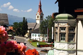 The centre of Igls with its church. © Innsbruck Tourismus The centre of Igls with its church. © Innsbruck Tourismus