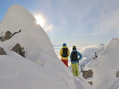 Skifahrer-am-Gipfel-bei-St-Anton-am-Arlberg © Oesterreich-Werbung Foto Josef Mallaun Skifahrer-am-Gipfel-bei-St-Anton-am-Arlberg © Oesterreich-Werbung Foto Josef Mallaun