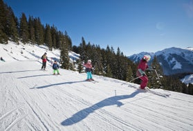 Familie-Piste-Winter-Skicircus-Saalbach-Hinterglemm-Leogang-Fieberbrunn © saalbach.com Foto Mirja Geh