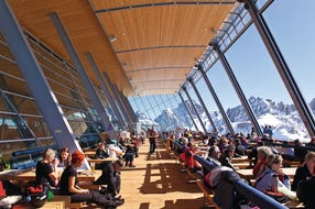 Restaurant-Hoadlhaus-auf-der-Axamer-Lizum © Innsbruck-Tourismus Foto Christof Lackner Restaurant-Hoadlhaus-auf-der-Axamer-Lizum © Innsbruck-Tourismus Foto Christof Lackner