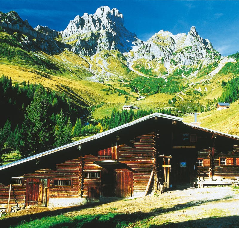 Bischofsmuetze-bei-Filzmoos-Almhuette-Salzburger-Land © Oesterreich-Werbung Fotograf Josef Mallaun Bischofsmuetze-bei-Filzmoos-Almhuette-Salzburger-Land © Oesterreich-Werbung Fotograf Josef Mallaun