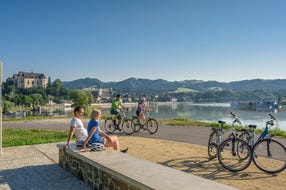 Donauradweg bei Grein © WGD Donau Oberösterreich Tourismus GmbH-Hochhauser Donauradweg bei Grein © WGD Donau Oberösterreich Tourismus GmbH-Hochhauser