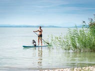 Ike-Hodits-beim-Standup-Paddeling-am-Neusiedlersee © Oesterreich-Werbung Foto Dietmar Denger Ike-Hodits-beim-Standup-Paddeling-am-Neusiedlersee © Oesterreich-Werbung Foto Dietmar Denger