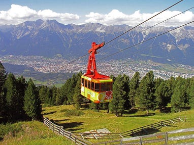 The Patscherkofel cable car brings you into the hiking area. © Innsbruck Tourismus The Patscherkofel cable car brings you into the hiking area. © Innsbruck Tourismus