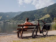Radfahren-E-biken-am-Ufer-des-Zeller-See © Oesterreich-Werbung Foto thecreatingclick.com Radfahren-E-biken-am-Ufer-des-Zeller-See © Oesterreich-Werbung Foto thecreatingclick.com