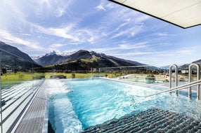 tauern-spa-glas-panormapool © Tauern Spa