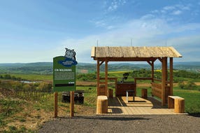 Das_erste_barrierefreie_Fernrohr_Oesterreichs © Naturpark Rosalia-Kogelberg Das_erste_barrierefreie_Fernrohr_Oesterreichs © Naturpark Rosalia-Kogelberg