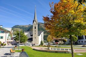 herbst-dorfplatz-maishofen © Maishofen.com