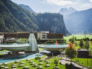 Therme-Aqua-Dome-in-Laengenfeld © Oetztal-Tourismus Foto Christoph Schoech