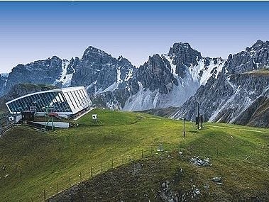 Hoadlhaus-blauer-himmel © Axamer Lizum Hoadlhaus-blauer-himmel © Axamer Lizum