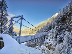 Laengenfeld-Haengebruecke © Oetztal-Tourismus Foto Anton Klocker