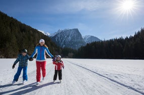 oetz_eislaufen_am_piburger_see © Ötztal Tourismus / Photograf Bernd Ritschel oetz_eislaufen_am_piburger_see © Ötztal Tourismus / Photograf Bernd Ritschel
