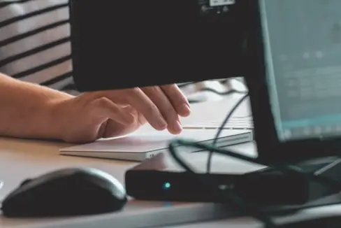 Fino al 3 novembre, gli studenti delle università e delle scuole e istituti di istruzione e formazione tecnica superiore possono richiedere una borsa di studio online. (Foto: USP/Pexels)