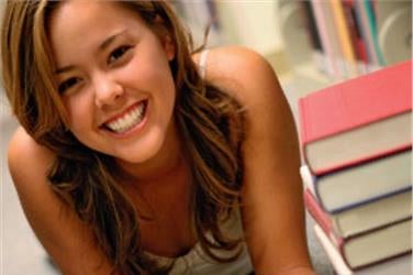 Da metà aprile al 16 maggio le domande per borse di studio per meriti particolari - Foto: USP