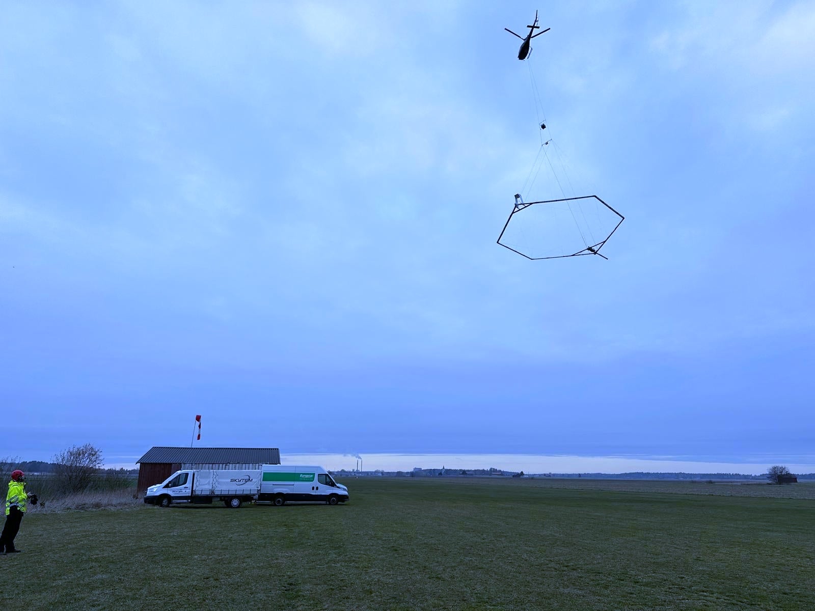 De helicopter en hoepel in actie.