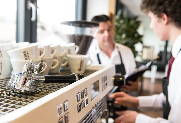 Barisa Basic und Latte Art Ausbildung an der LHFS Bruneck Barisa Basic und Latte Art Ausbildung an der LHFS Bruneck