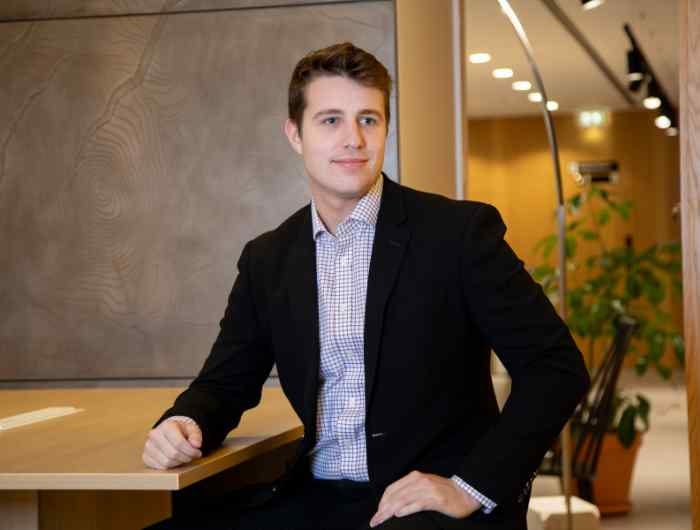 Louis joined HC Group in 2022 and works within the Liquid Fuels practice in Houston.