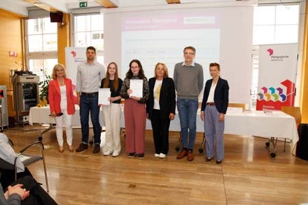 Sabine Gasser, Leah Pöll qualifizierten sich für den österreichischen Bundeswettbewerb der Philosophie-Olympiade.