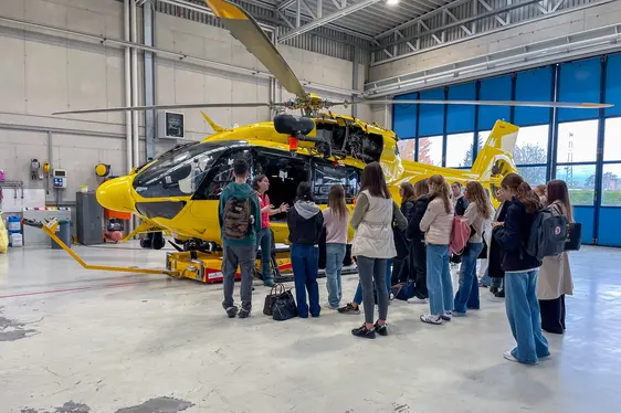 Rendezvous mit dem Traumberuf: Wie läuft ein Hubschraubereinsatz beim Weißen Kreuz ab?
